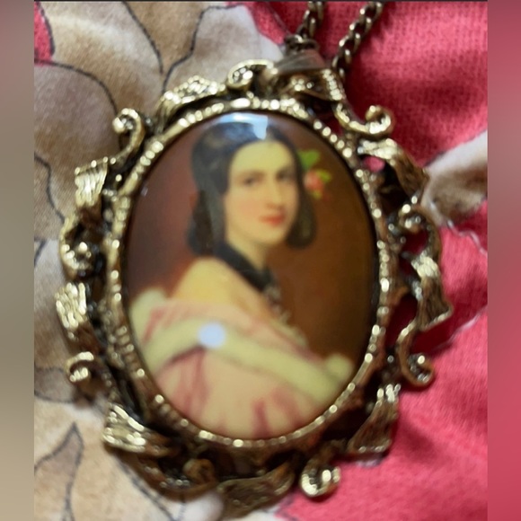 Vintage Jewelry - Beautiful 70s vintage pin and/or necklace
